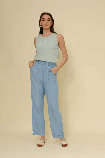 HK1011W Light Denim Plus Washed Tencel Elastic Waist Wideleg Pants Full Body